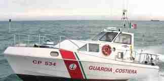 Gioia, la Guardia Costiera soccorre un natante con 5 persone a bordo