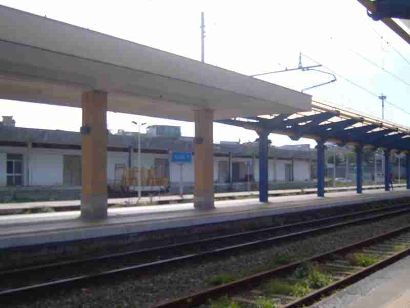 Gioia: Il Comune taglia l’acqua alla stazione