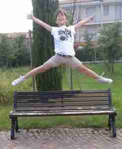 942959_582356778481911_2083902014_n