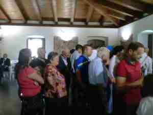 elettori in fila alle primarie a Gioia Tauro