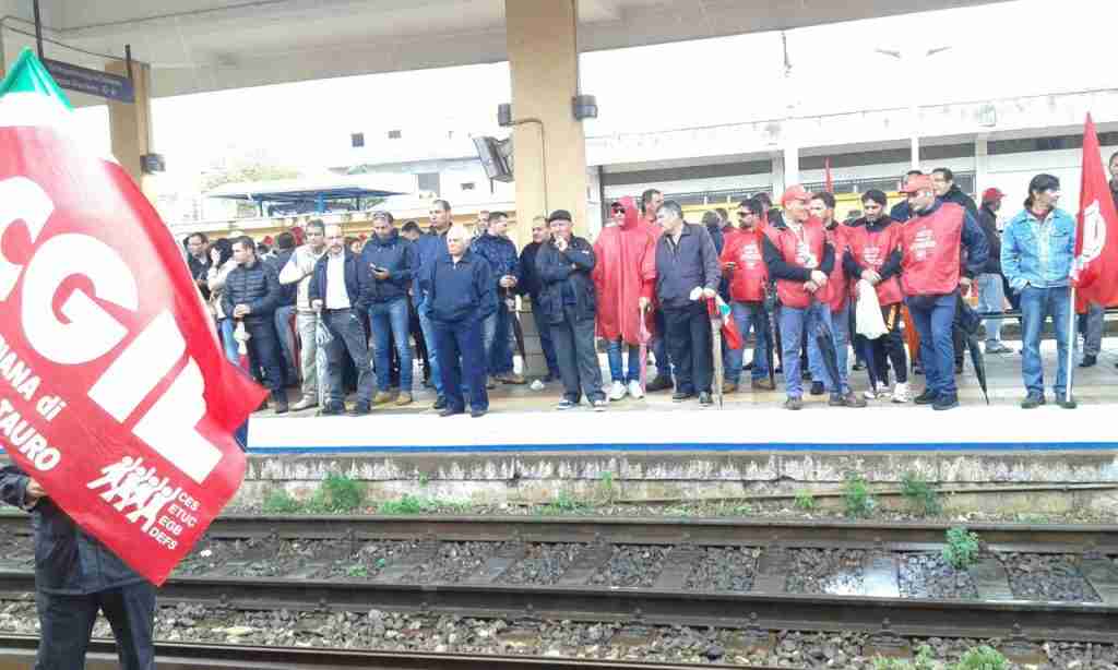 Manifestazione CGIL - Occupata Stazione di Gioia Tauro