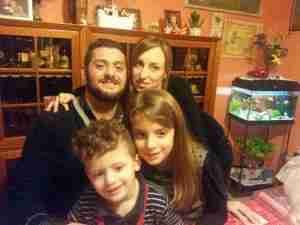 Carmine Giovinazzo con la moglie ed i due figli