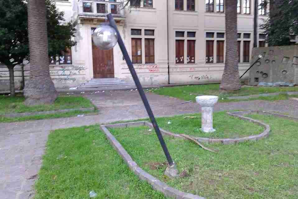 Rinascita per Cinquefrondi: «individuare gli autori dell’atto vandalico nella villa»