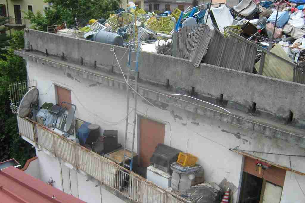 I vicini di Domenico Borgese: “sgomberate quell’appartamento”