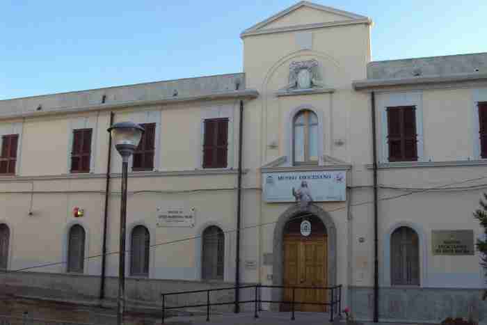 Museo Diocesano di Oppido-Palmi, inaugurata la mostra “Fantastiche collezioni”