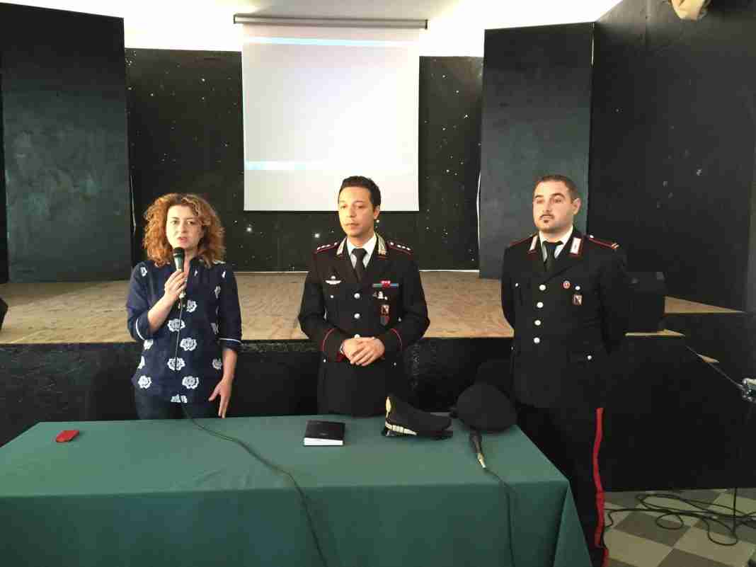 Il Capitano Cinnirella parla ai ragazzi della Pentimalli