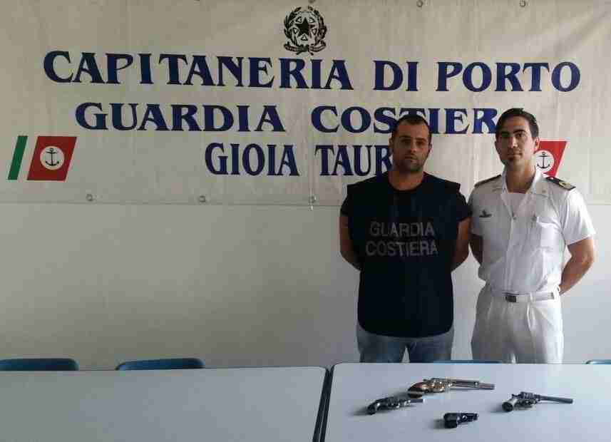 Trovate quattro pistole senza matricola alla Tonnara