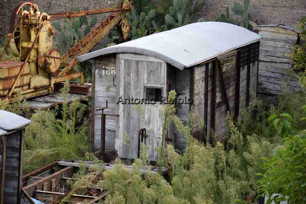 Viaggio fotografico al deposito delle Ferrovie della Calabria