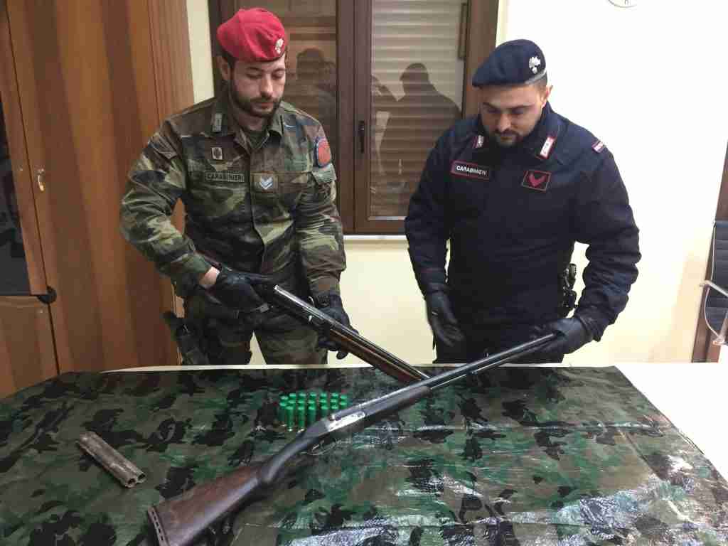 i due fucili sequestrati