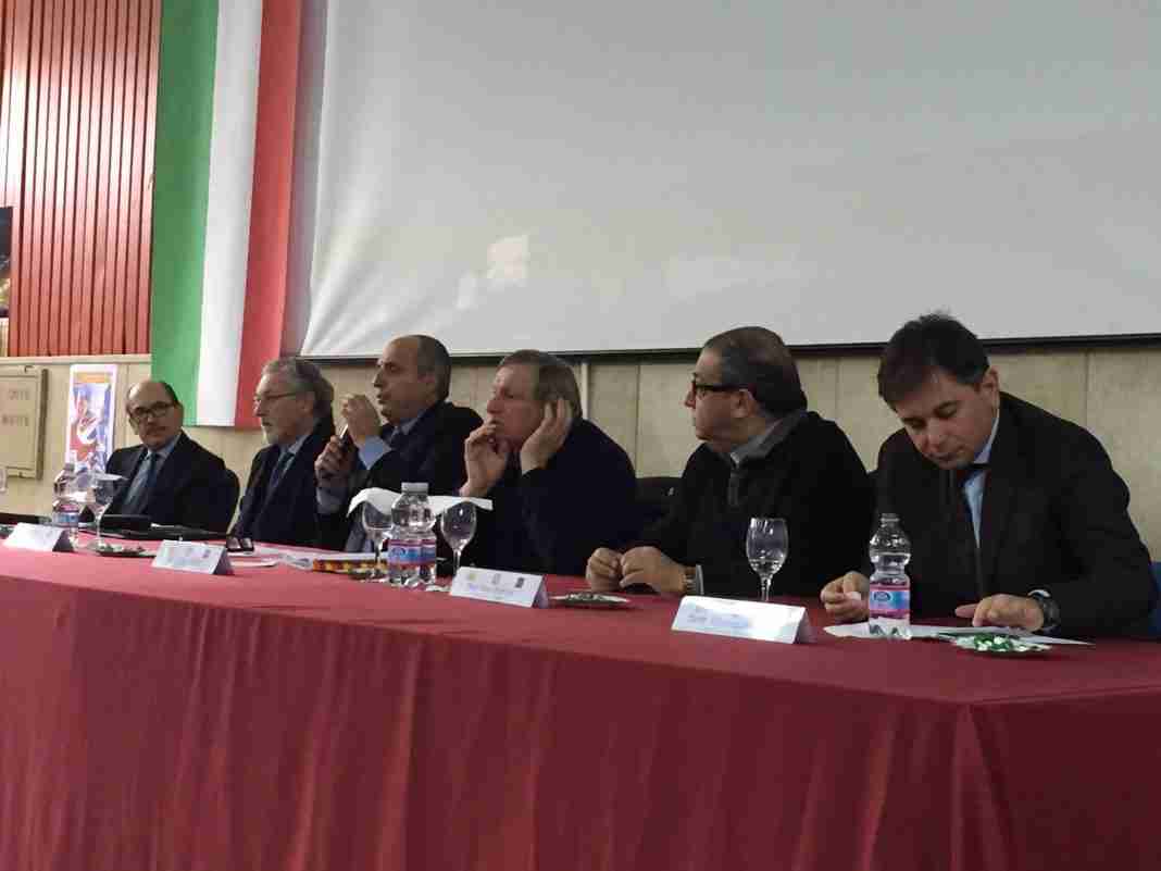 A Gioia don Ciotti difende l’attività di Libera