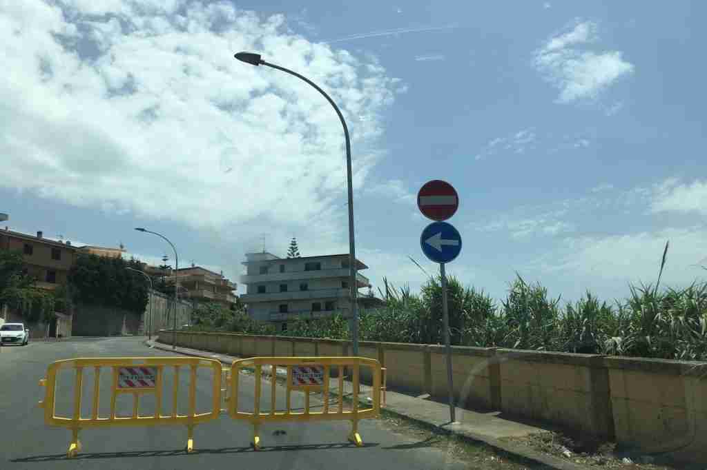 transenne in via delle ville