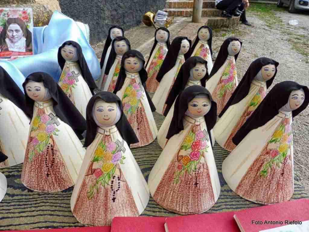 La processione di Santa teresa di Lisieux