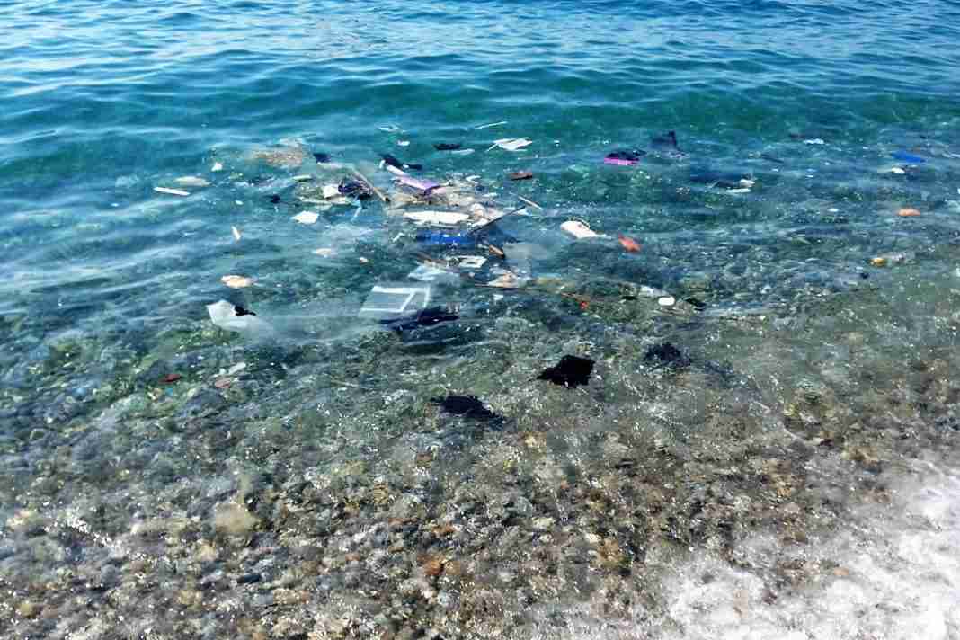 Torna l’incubo del mare sporco a Palmi