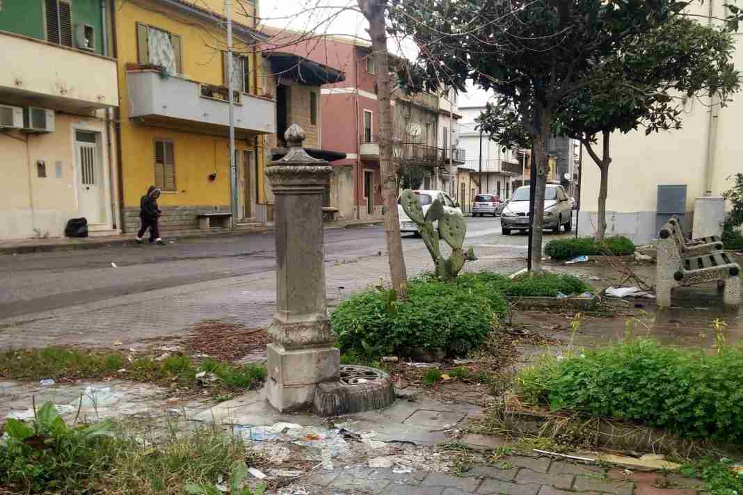 Acqua non potabile, a secco a Gioia la fontanella di via Trinacria