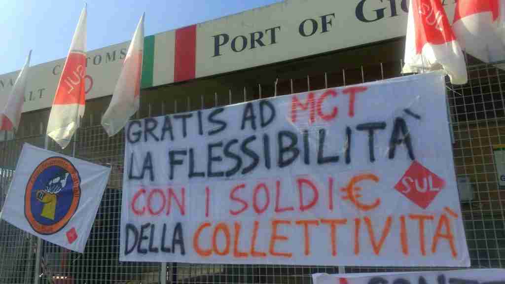 Gli striscioni del Sul