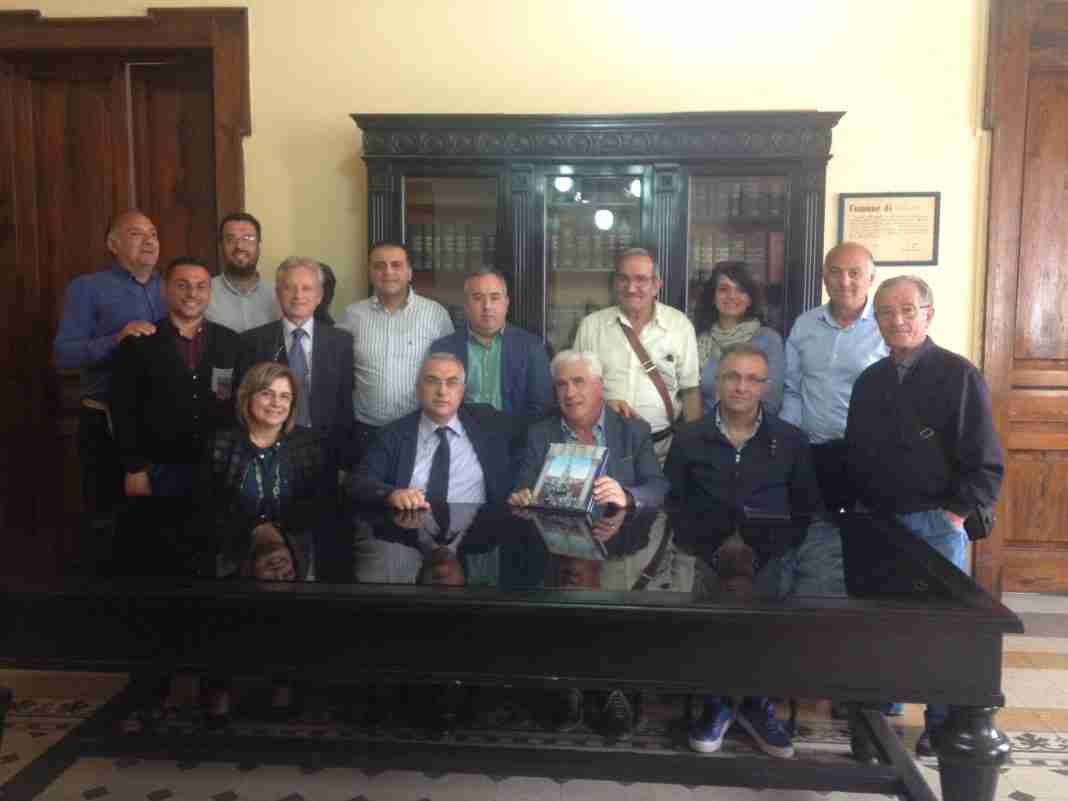 Palmi, da Delianuova arriva il legno di quercia per il nuovo cippo della Varia