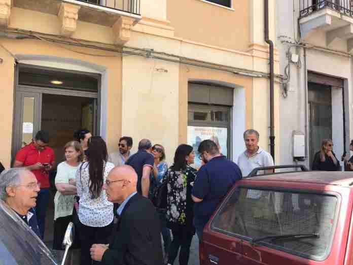 Di Certo davanti alla sede elettorale
