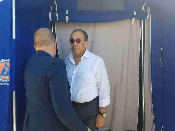 Il prefetto Di Bari alla tendopoli