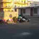 I rifiuti tra via Dante e via Sicilia