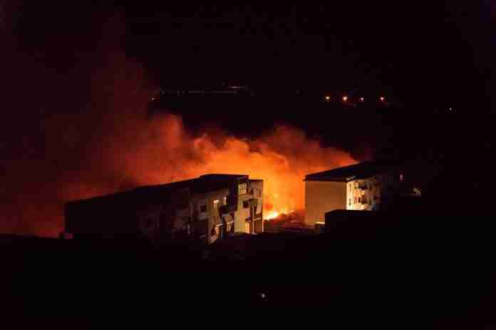 Incendio Ciambra (foto di Giuseppe Tripodi) Incendio Ciambra (foto di Giuseppe Tripodi)