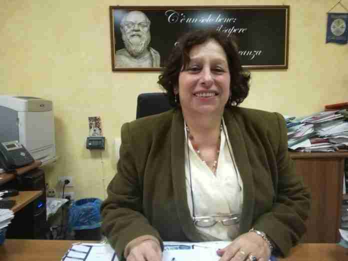 La dirigente scolastica Carmela Ciappina La dirigente scolastica Carmela Ciappina