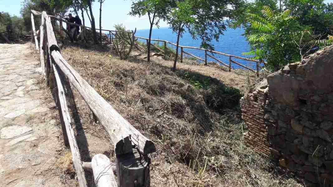 Palmi, una giornata ecologica per ridare lustro alla caletta di Rovaglioso