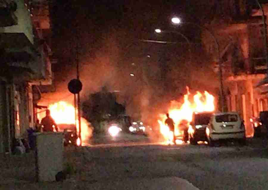 Gioia Tauro, incendiate due auto nella notte
