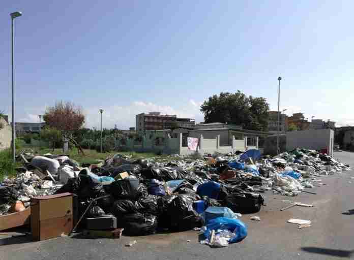 spazzatura in via Asmara