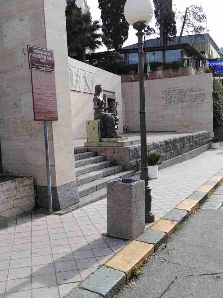 Palmi, acquistati 40 nuovi cestini per i rifiuti urbani