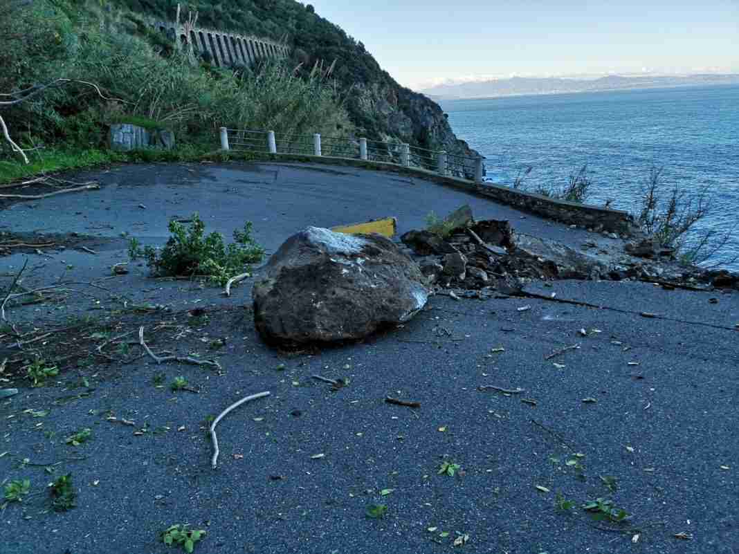 Frana S.Elia, danneggiata la strada Palmi – Marinella