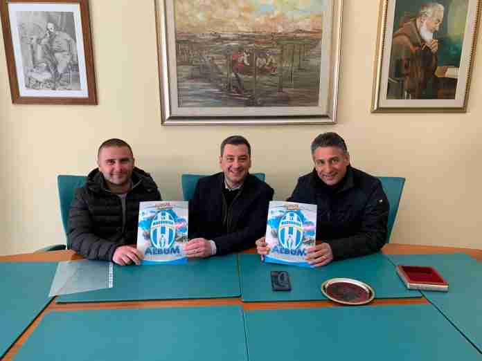 Creazzo con i dirigenti dell'associazione sportiva "La Madonnina"
