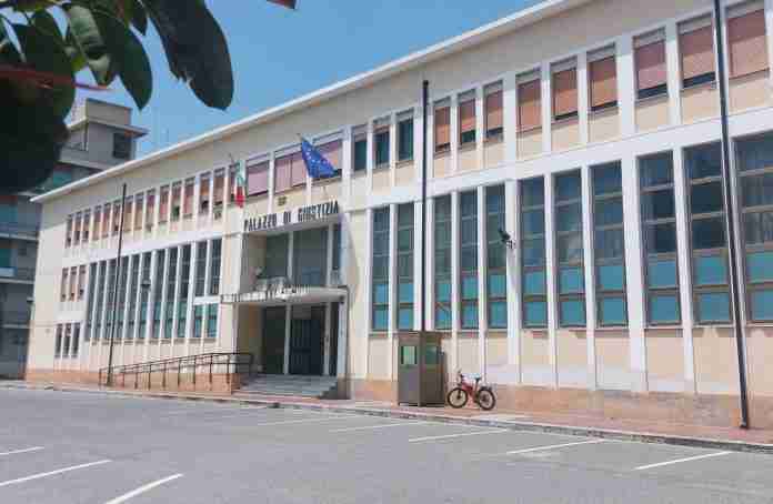 locri-tribunale-scaled-9004f217