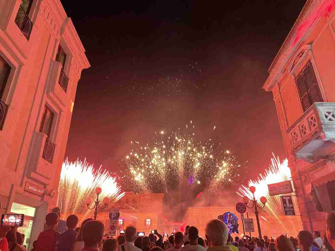 Notte di luci e di musica: al via l’estate palmese