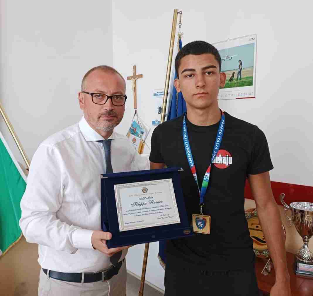 La Metrocity omaggia il campione reggino di kick boxing Filippo Rosace