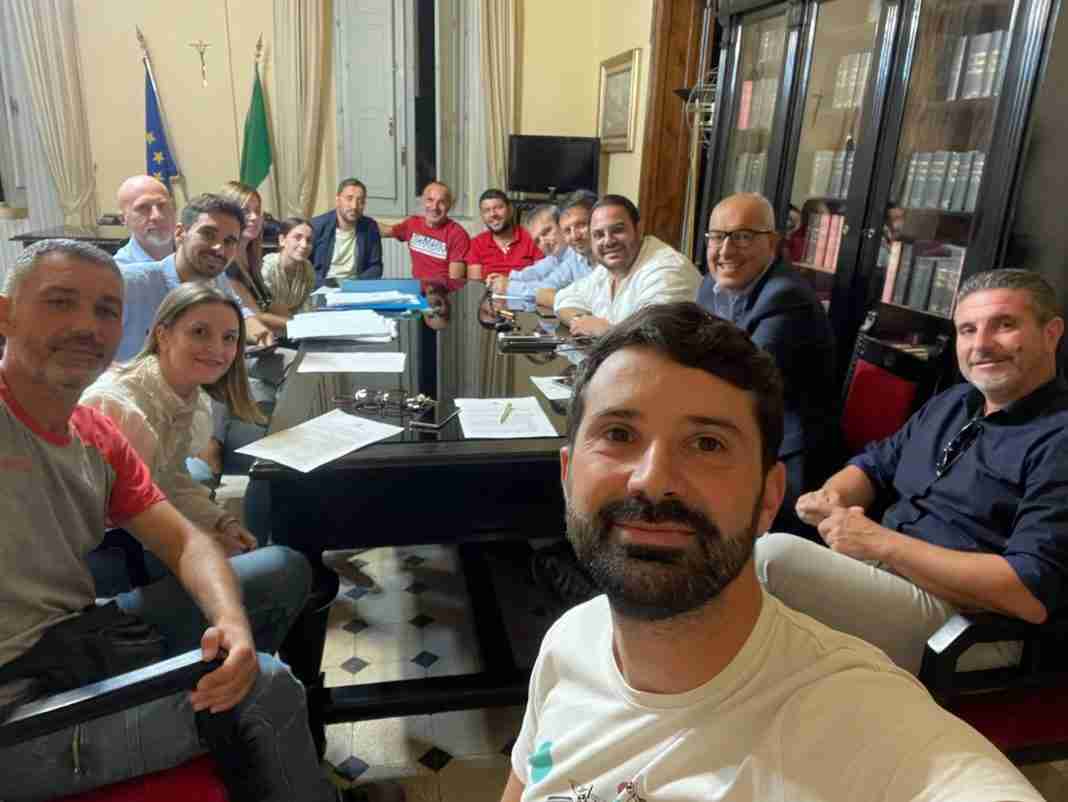 Palmi, la maggioranza: «La democrazia è al sicuro. Dall’opposizione ostruzionismo e zero proposte»