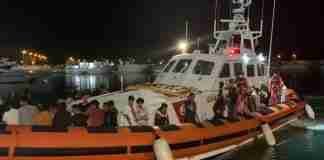 Roccella, sbarcati nella notte 86 migranti