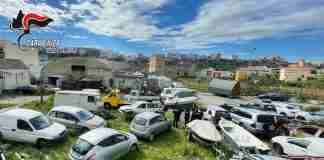 Reggio, ritrovate 25 carcasse di auto abbandonate. Una denuncia