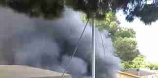 Palmi, incendio in un immobile a pochi passi dal centro