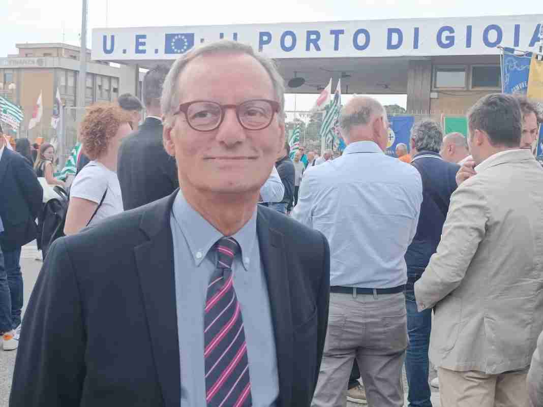 L’assessore Domenico Battaglia al porto di Gioia Tauro: «Direttiva penalizzante che va immediatamente corretta»