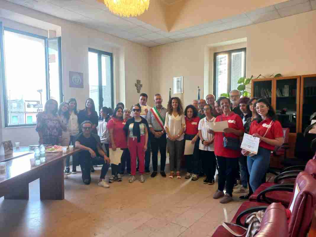 Politiche sociali, cresce la collaborazione con il volontariato: visita nel Municipio di 12 taurianovesi “speciali”