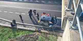 Auto sbanda in autostrada e impatta con il guardrail. A bordo il presidente Occhiuto e il suo staff