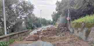 Palmi, frana un tratto di strada longo la Provinciale Macello. Ranuccio: «Deviato abusivamente il deflusso delle acque piovane»