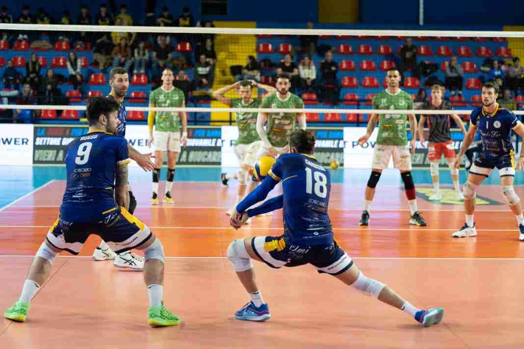 Lega Volley Serie A3: è Carnevale ma l’OmiFer Palmi non scherza. 3-1 sul Sorrento e momentaneo terzo posto