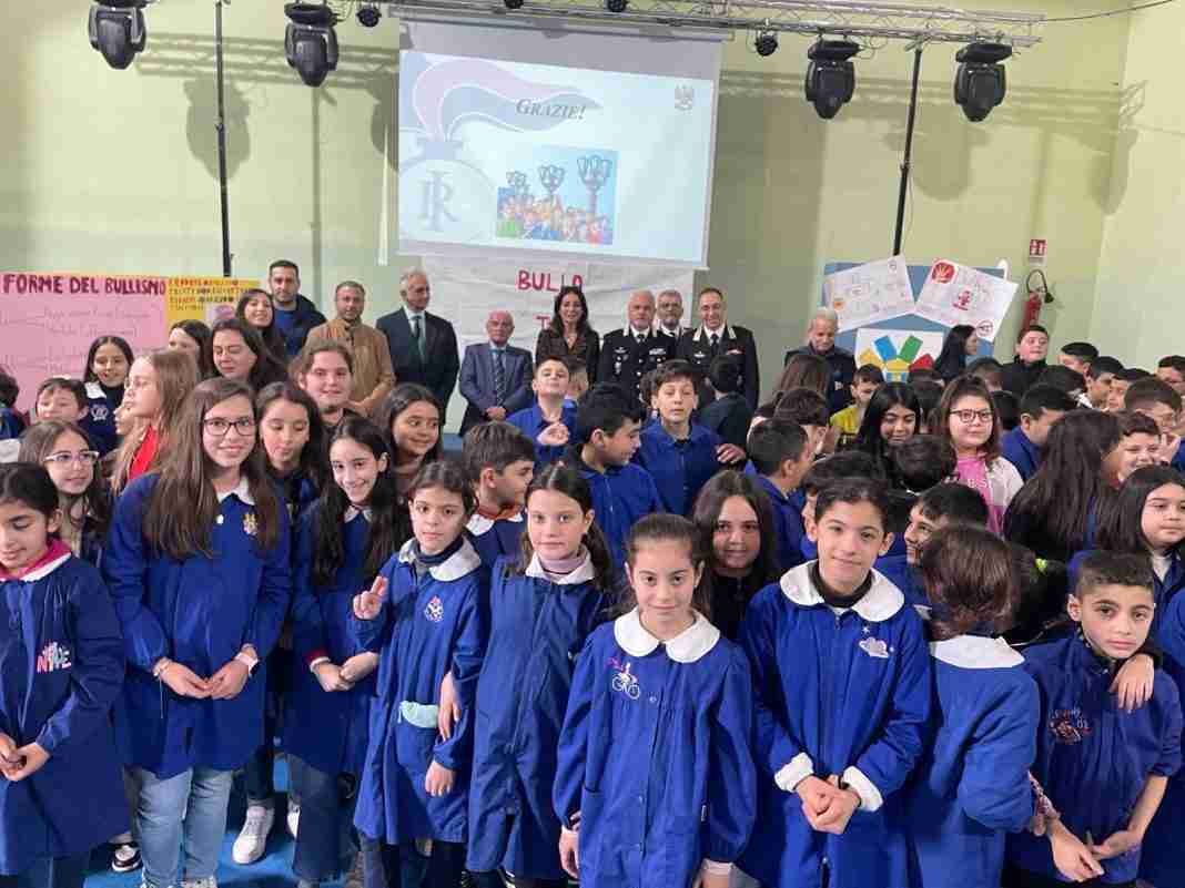 L’Arma dei carabinieri tra gli alunni della scuola primaria per dire insieme no al bullismo