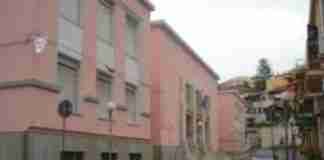 Palmi, fuga di gas vicino alla scuola “De Zerbi”. Evacuato l’edificio