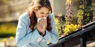 Allergie di stagione e cibi: quali evitare per mitigare i sintomi