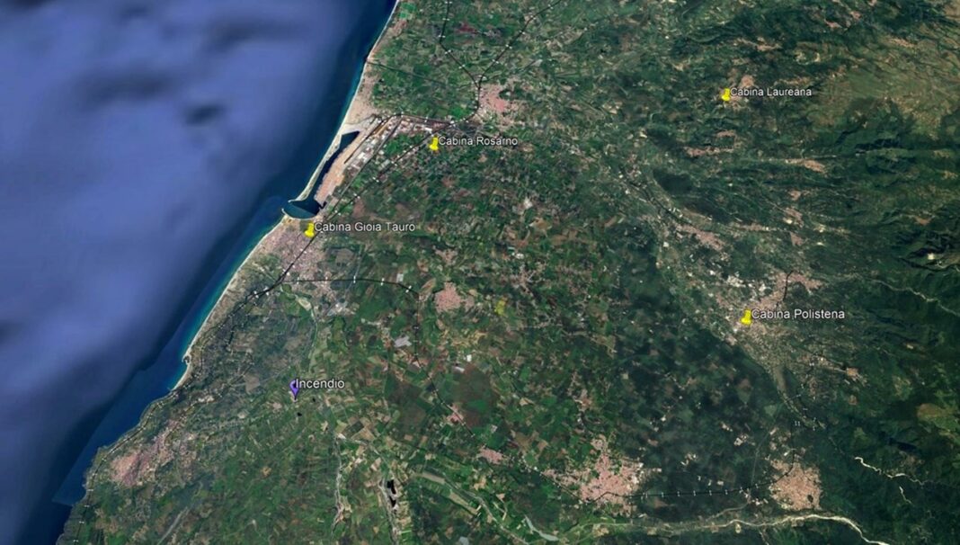 Incendio a Palmi, Arpacal avvia le analisi sulla qualità dell’aria