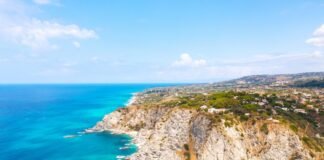 Pronto Estate 2024: pubblicate le guide turistiche “Costa degli Dei” e “Costa Viola”