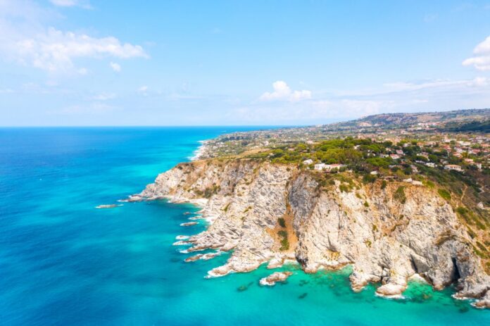 Vista-aerea-della-splendida-costa-di-Capo-Vaticano-Calabria-1080x719