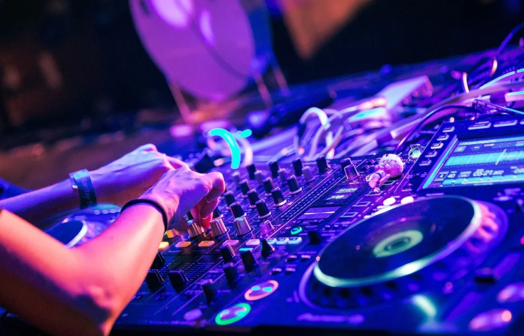 SUNSETLAND DJ: un laboratorio per giovani talenti a Reggio Calabria